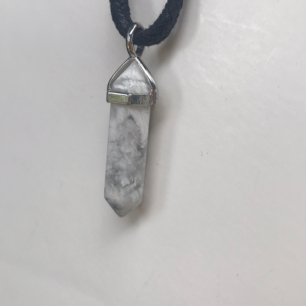 Howlite Necklace - Picture 2 of 4